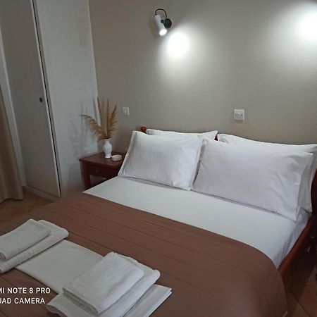 Ostria Eressos Rooms สกาลา เอเรโซ ภายนอก รูปภาพ