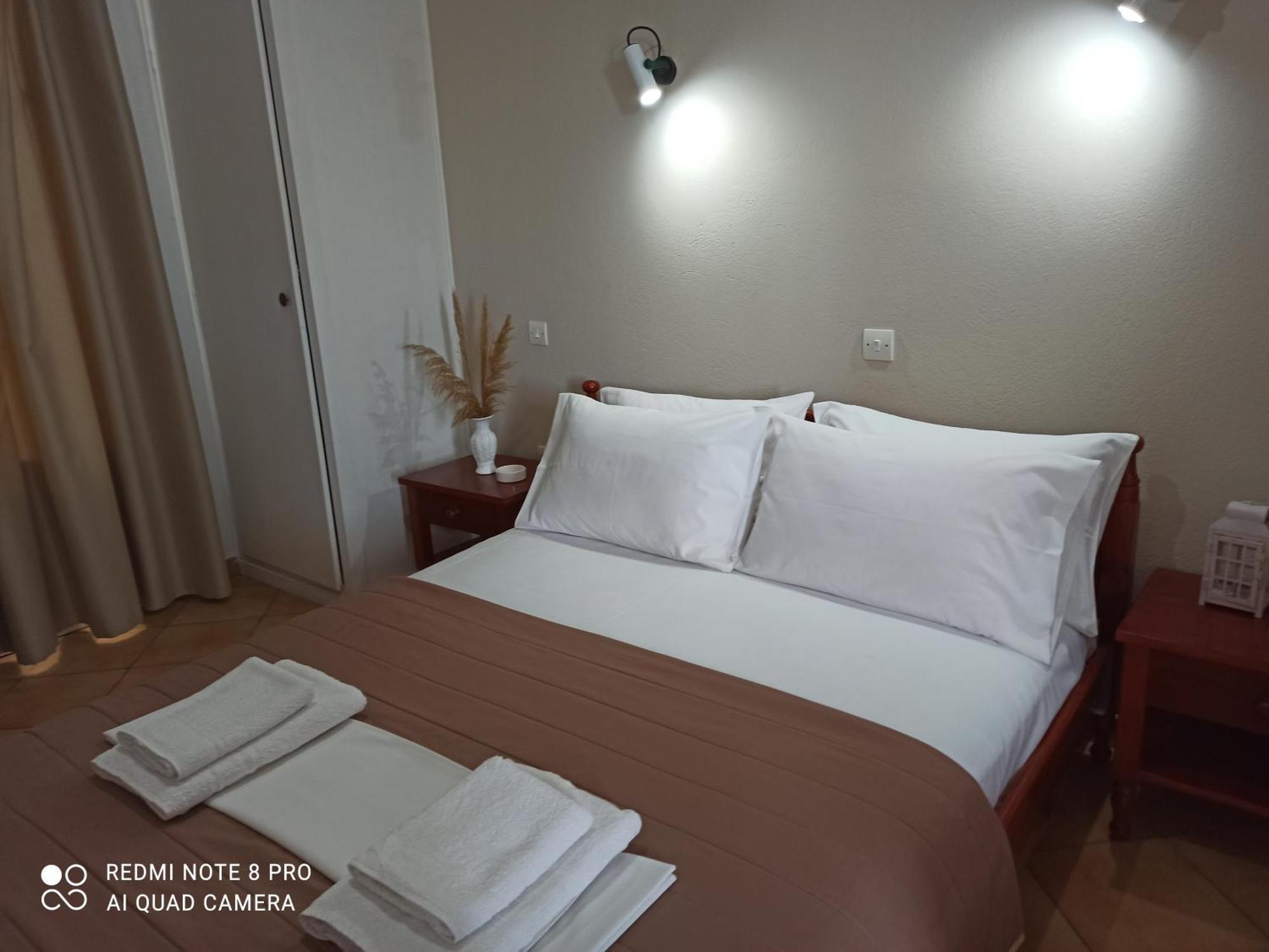 Ostria Eressos Rooms สกาลา เอเรโซ ภายนอก รูปภาพ